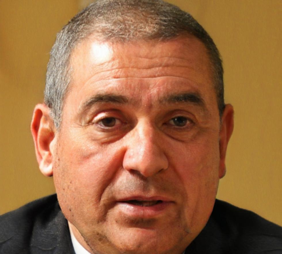 Portrait de Julien Moreau, expert en processus financiers